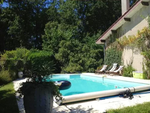 Homerez – Villa pour 8 pers. avec piscine et terrasse à Le Pian-Médoc