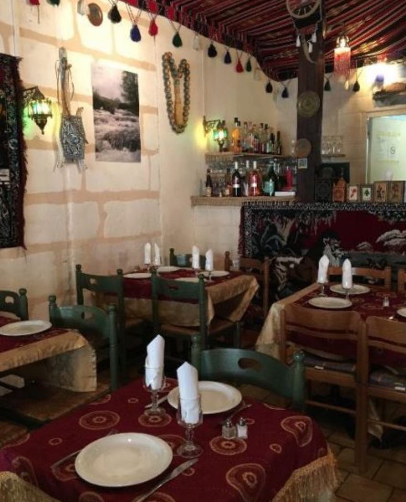byblos-libanais-restaurant-accepte-chien-tours